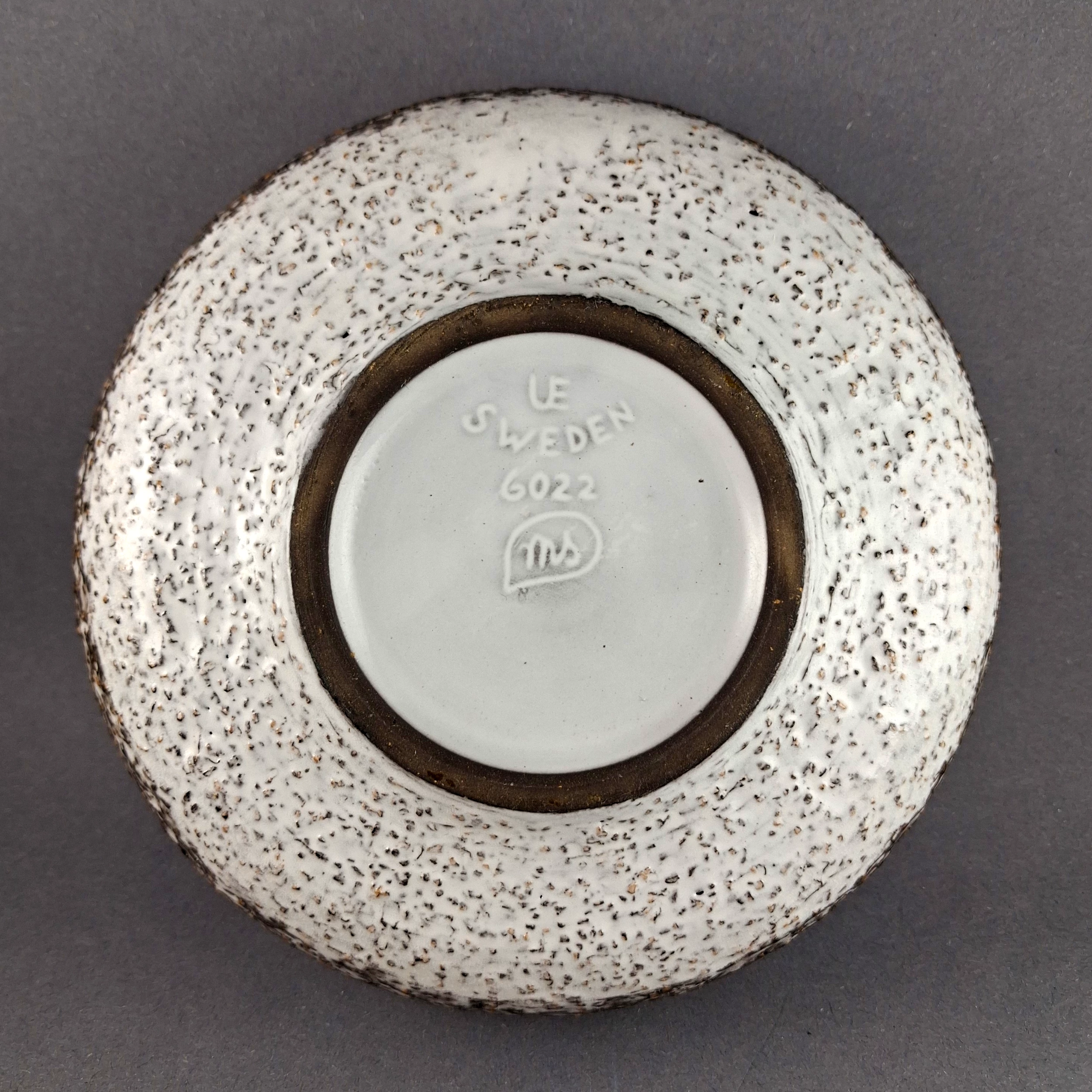 swedish-design-mari-simmulson-for-ekeby-ceramic-bowl-6a06ee6a019ab.webp