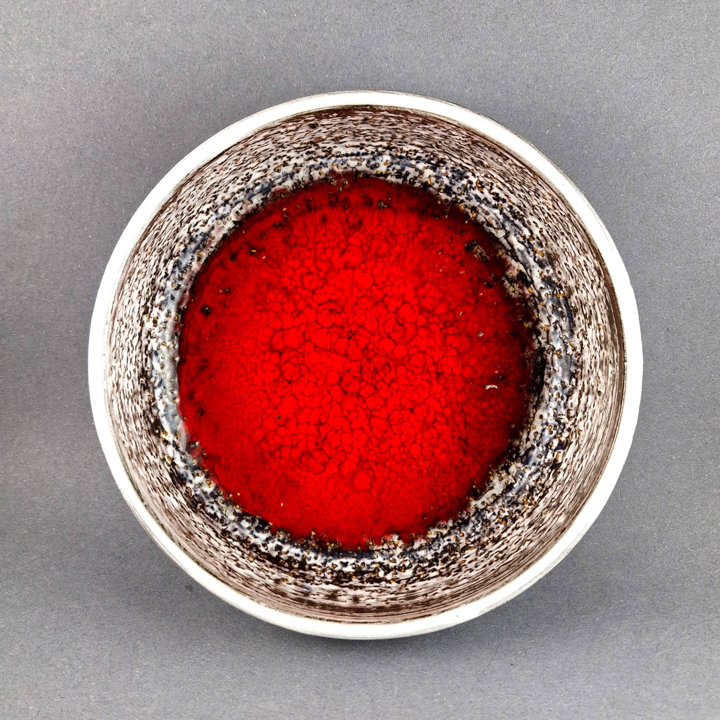 swedish-design-mari-simmulson-for-ekeby-ceramic-bowl-6a06ee7691893.webp