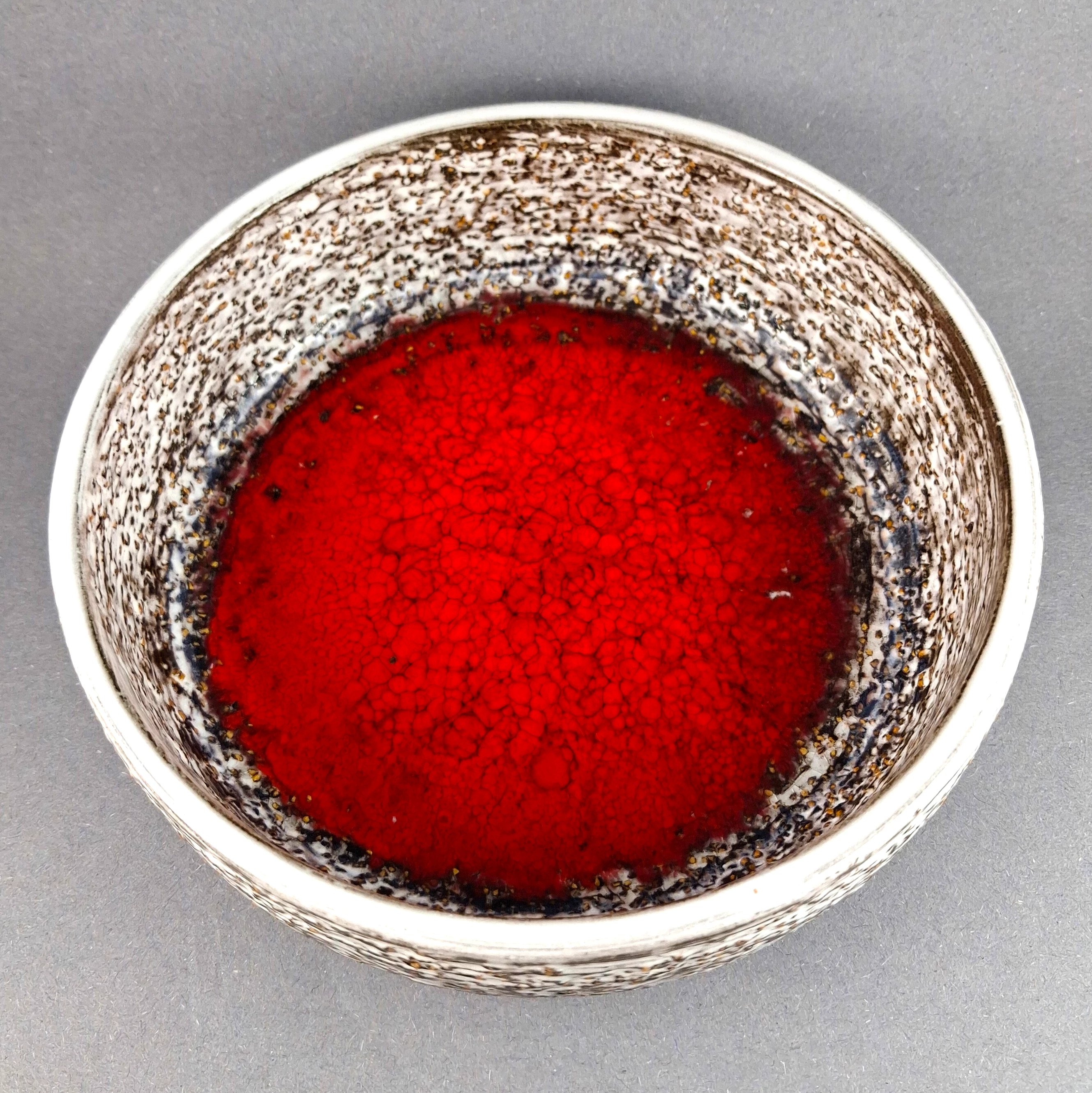 swedish-design-mari-simmulson-for-ekeby-ceramic-bowl-6a06ee7f9ffa5.webp