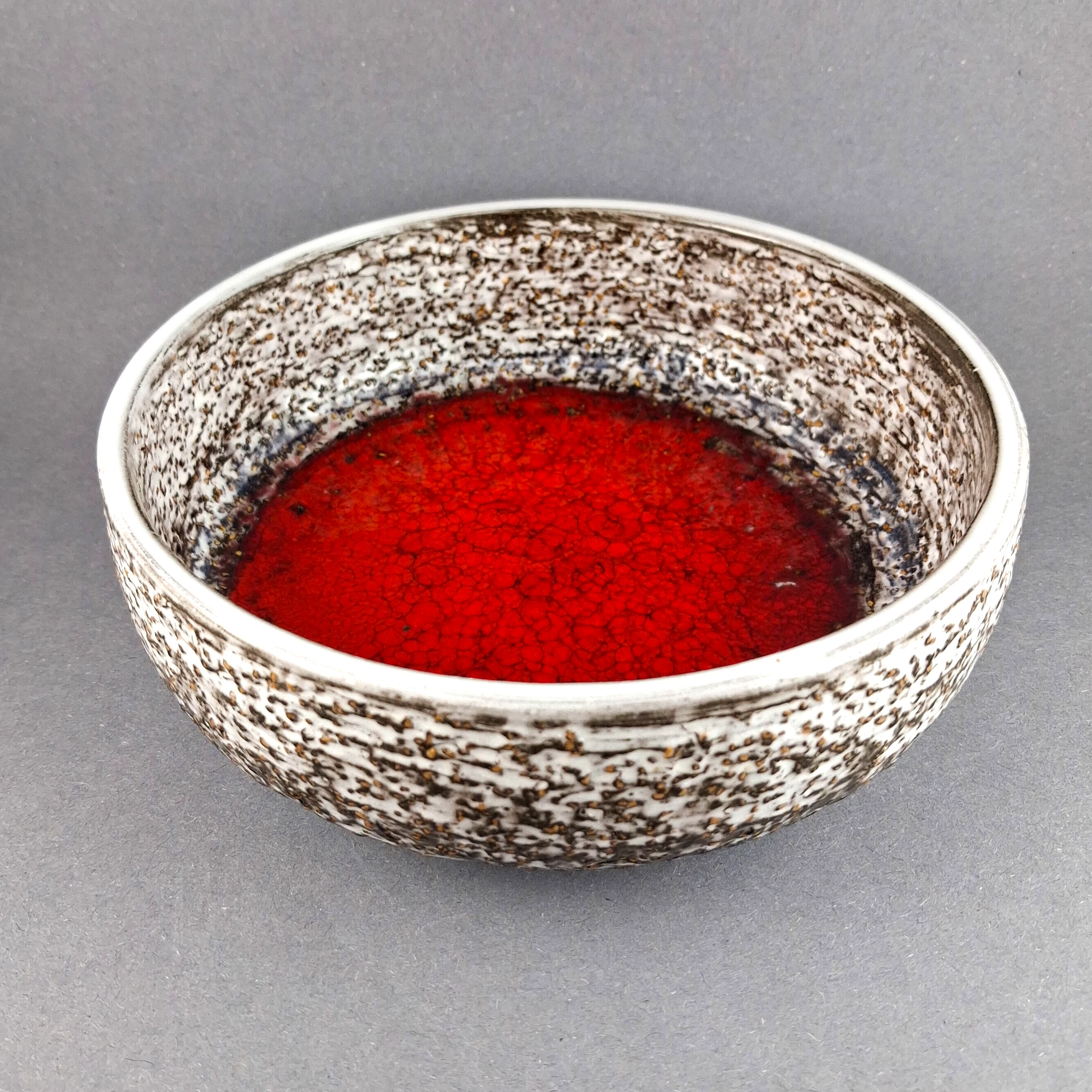 swedish-design-mari-simmulson-for-ekeby-ceramic-bowl-6a06ee9b17967.webp