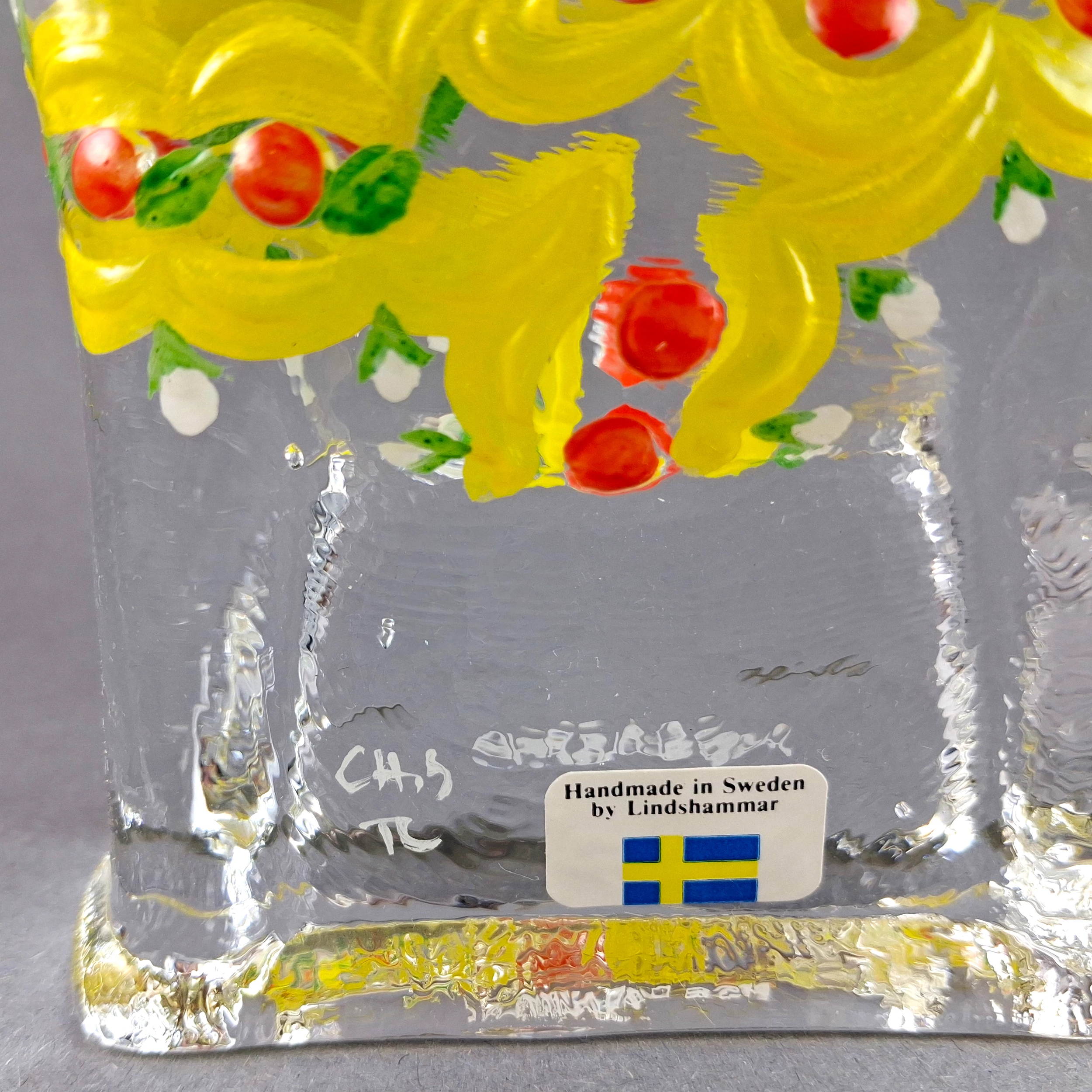swedish-glass-horse-design-from-lindshammer-designed-by-christian-sjogren-6a070736d2d6e.webp