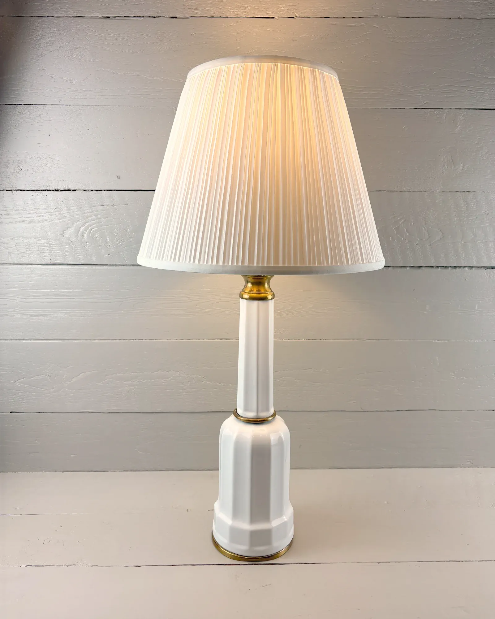 Danish Soholm Heiberg porcelain table lamp with brass fittings, 1960s, front view with illustrative shade