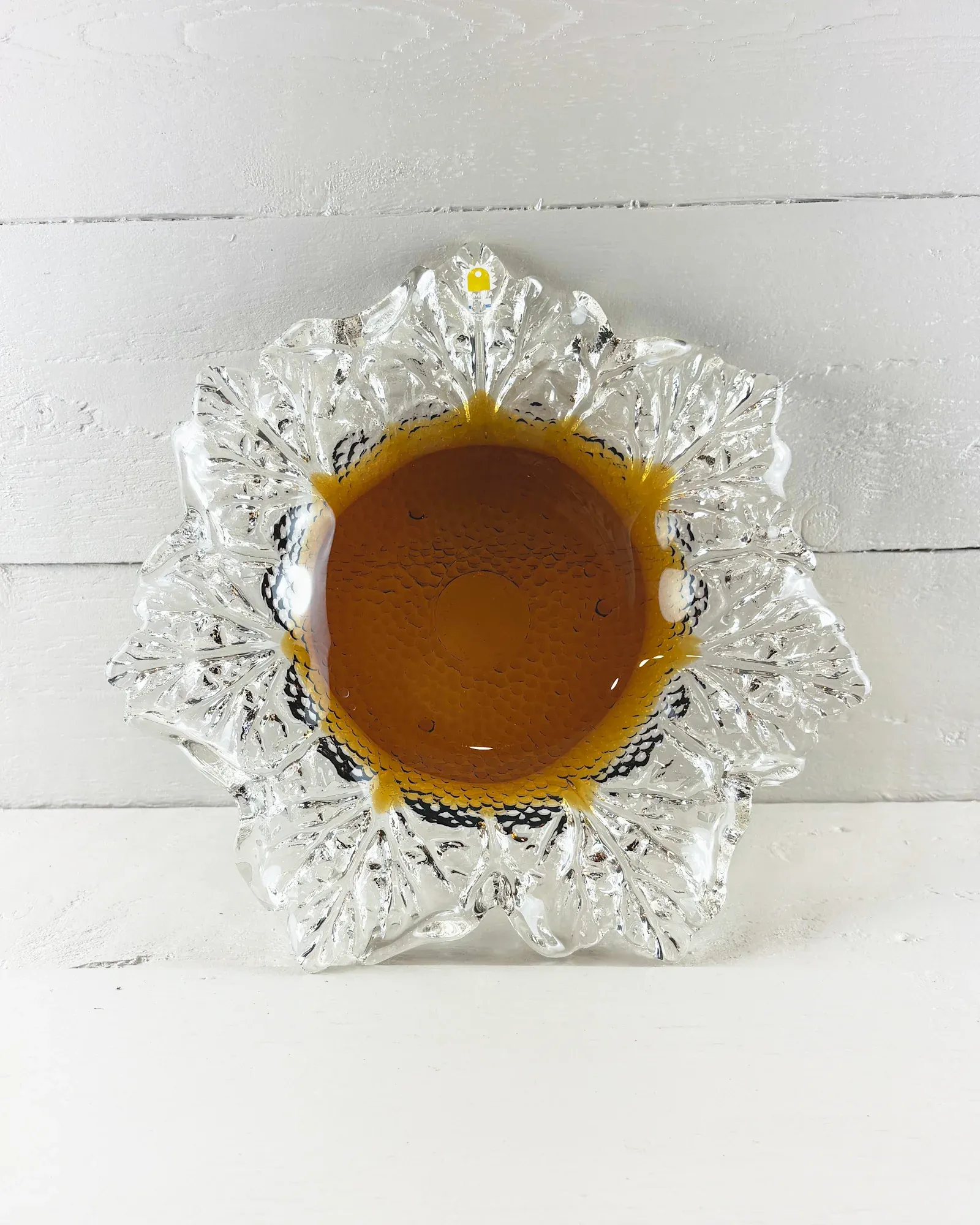 Humppila Kasvimaalla glass bowl by Pertti Santalahti, clear leaf rim and amber centre, standing upright, front view