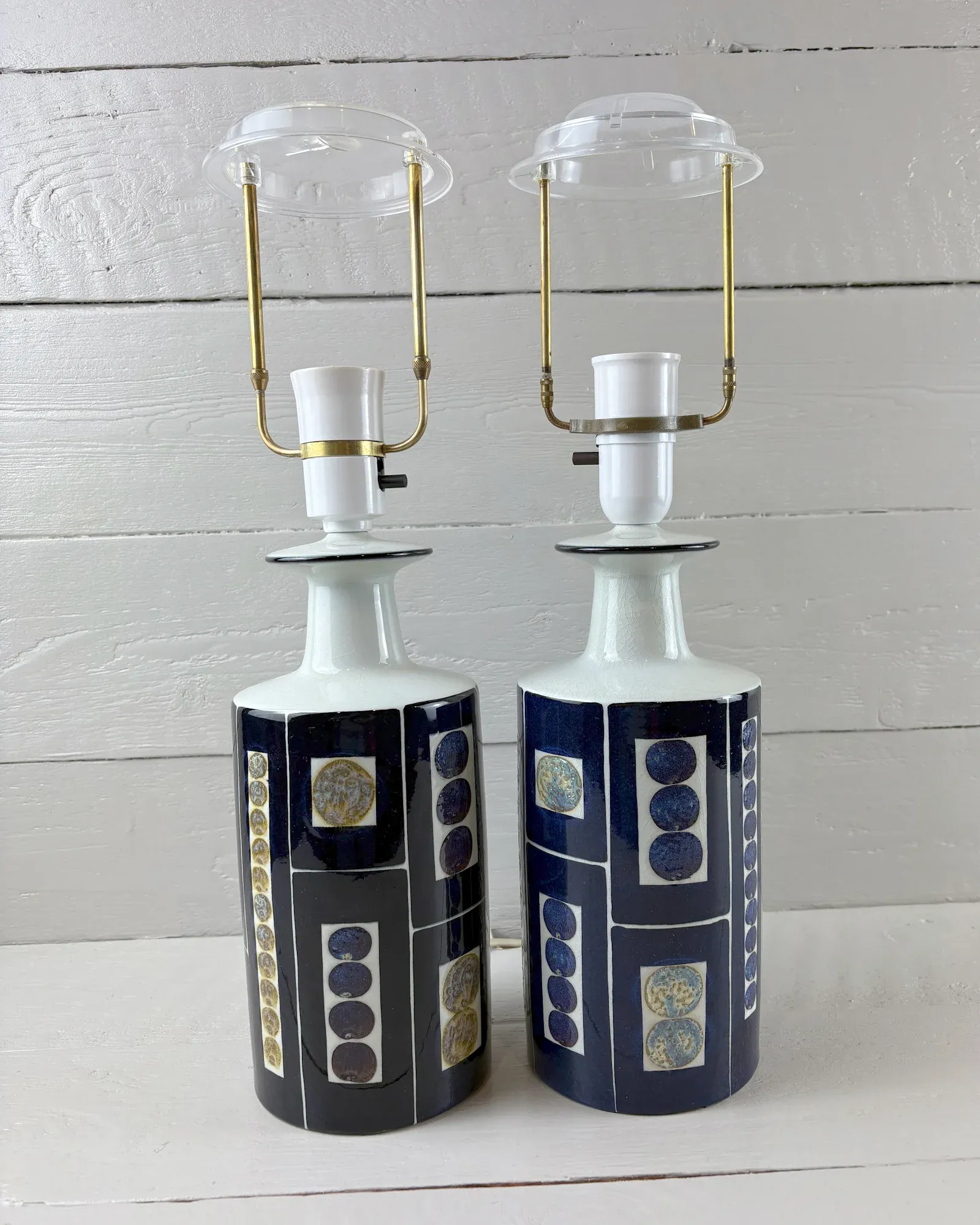 Pair of 1960s Danish Royal Copenhagen Tenera ceramic table lamps with cobalt blue geometric decor, front view