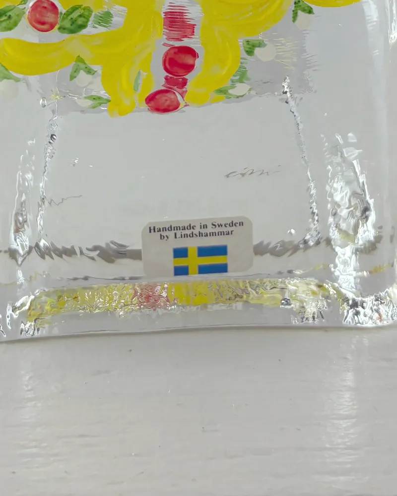 Original paper label reading Handmade in Sweden by Lindshammar on the front of the glass Dala horse