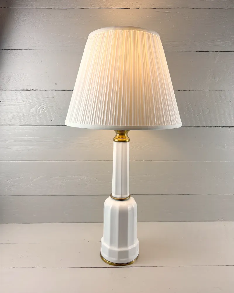Danish Soholm Heiberg porcelain table lamp with brass fittings, 1960s, front view with illustrative shade