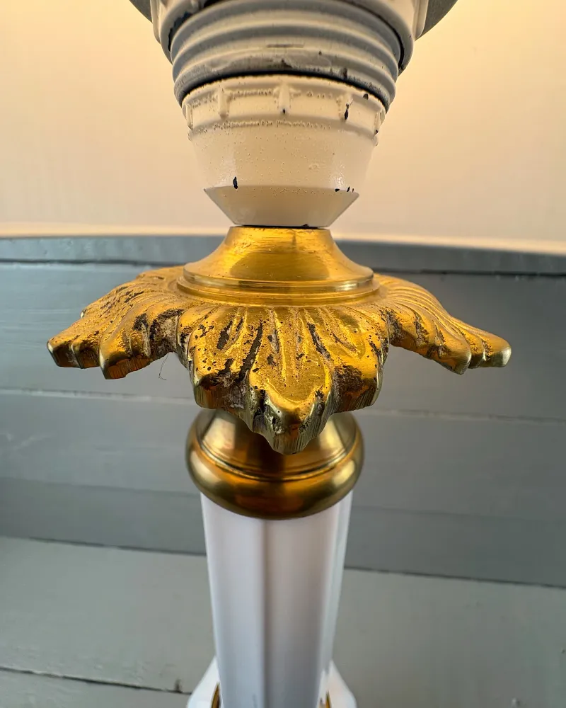 Close-up of the cast brass acanthus leaves and brass collar on a 1960s Soholm Heiberg lamp